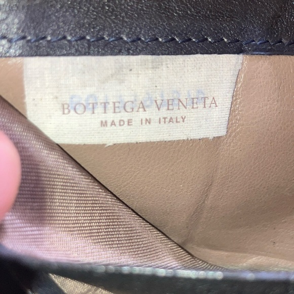 Bottega Veneta Black Woven Leather  zip around Wallet - Picture 8 of 10